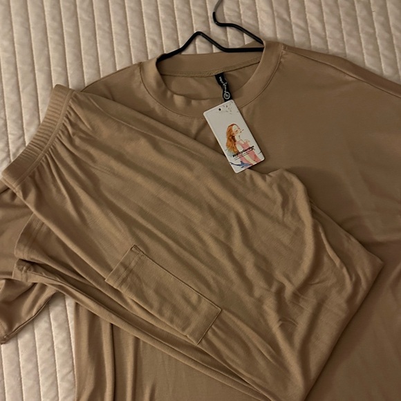 Lounge Set - Picture 5 of 5